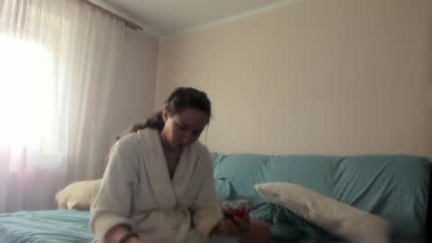 Issabelle online show from December 2024 07:01:01 AM