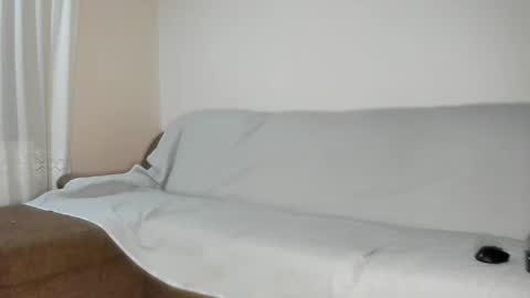 Issabelle online show from October 2025 05:59:02 AM