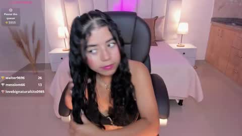 issi_loren online show from September 2025 06:33:02 PM