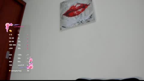 Snapshot of its__angelica_ chatting on October 2025 07:36:02 PM Angelica online show from October 2025 07:36:02 PM