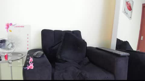 Snapshot of its__angelica_ chatting on November 2025 06:09:02 PM Angelica online show from November 2025 06:09:02 PM