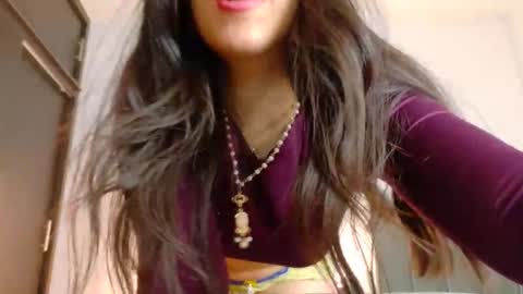 K A R I online show from November 2025 12:42:01 AM