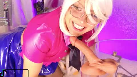 Snapshot of its_vero chatting on November 2025 10:32:02 PM Fansly and Instagram Its vero online show from November 2025 10:32:02 PM