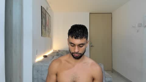 Snapshot of itsgeo1111 chatting on November 2025 01:05:02 AM CALL ME GEO online show from November 2025 01:05:02 AM