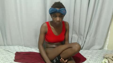 Snapshot of itslaynne chatting on October 2025 07:14:02 PM Laynne online show from October 2025 07:14:02 PM