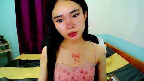 Snapshot of itsmeloveypinay chatting on November 2025 02:18:01 PM itsmeloveypinay online show from November 2025 02:18:01 PM