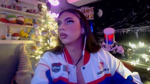 Snapshot of itsnickibabyy chatting on December 2024 10:45:01 PM Nicki Foxx online show from December 2024 10:45:01 PM