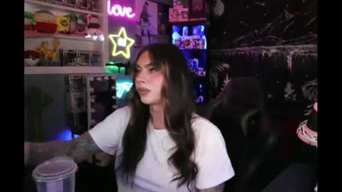 Snapshot of itsnickibabyy chatting on January 2025 08:01:02 PM Nicki Foxx online show from January 2025 08:01:02 PM