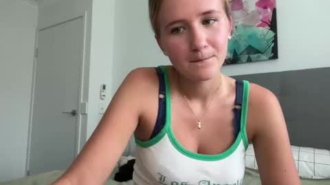 Snapshot of itsssosierra chatting on December 2024 11:35:01 PM Sierra online show from December 2024 11:35:01 PM