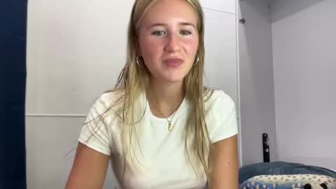 Snapshot of itsssosierra chatting on January 2025 03:30:01 AM Sierra online show from January 2025 03:30:01 AM