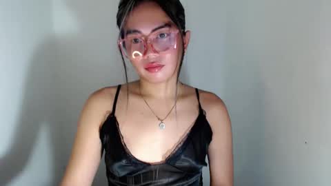 Snapshot of itsurgil_kloeh chatting on November 2025 03:56:02 PM itsurgil_kloeh online show from November 2025 03:56:02 PM