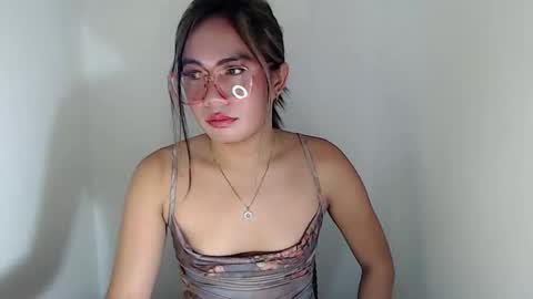 Snapshot of itsurgil_kloeh chatting on November 2025 04:51:02 PM itsurgil_kloeh online show from November 2025 04:51:02 PM