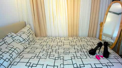 Snapshot of itsurgirlbubbles chatting on October 2025 07:07:02 AM itsurgirlbubbles online show from October 2025 07:07:02 AM