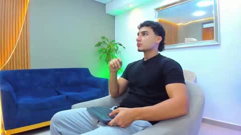 Snapshot of ivo_beischel chatting on November 2025 08:43:01 PM Ivo Beischel online show from November 2025 08:43:01 PM