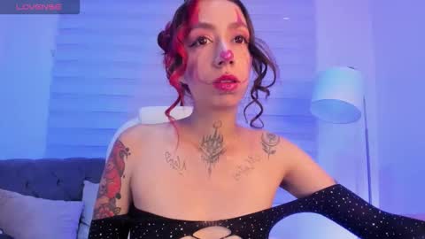 Ivonne  online show from October 2025 12:36:02 PM