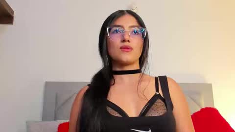 Ivonne Lennox online show from February 2025 09:19:02 PM