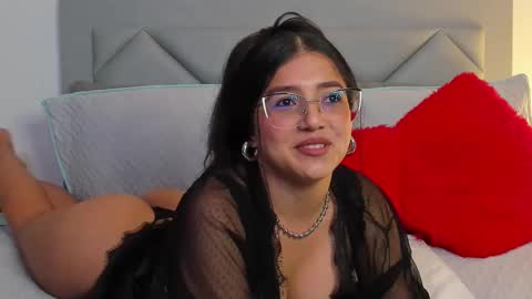 Ivonne Lennox online show from February 2025 07:58:02 PM