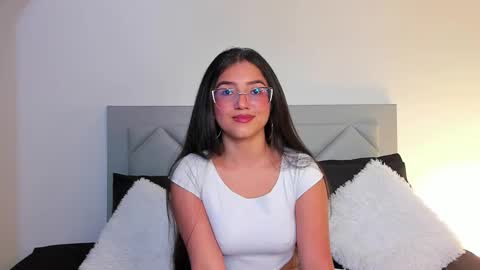 Ivonne Lennox online show from March 2025 06:43:02 PM