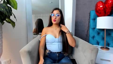 Ivonne online show from September 2025 02:30:01 PM