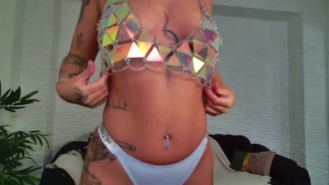 Snapshot of ivoryswan chatting on October 2025 04:46:01 AM Celine online show from October 2025 04:46:01 AM