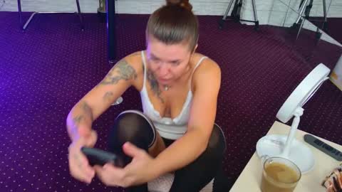 Snapshot of ivoryswan chatting on November 2025 05:28:02 AM Celine online show from November 2025 05:28:02 AM