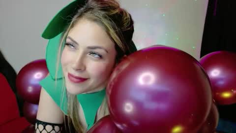 Diana Rojas  online show from October 2025 01:44:01 AM