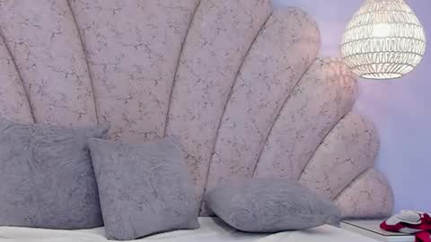 Ivy and Molly online show from September 2025 08:47:02 AM