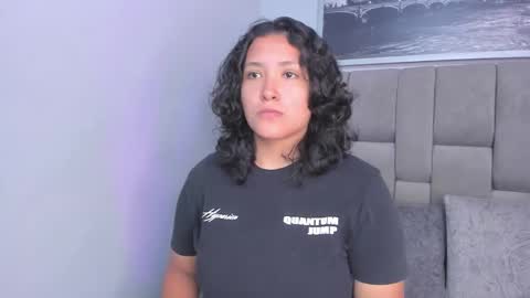 Ivy and Molly online show from September 2025 07:39:02 PM