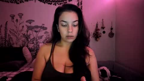 Snapshot of ivygreyco chatting on January 2025 04:47:01 AM Ivy Heaven Goddess online show from January 2025 04:47:01 AM