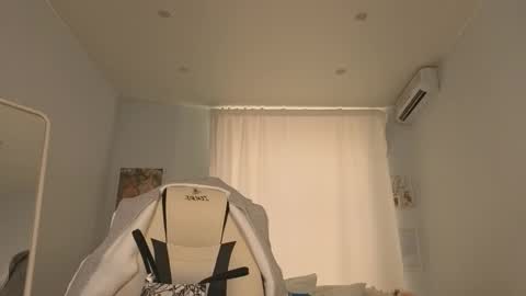 IVY - Follow me 3 online show from October 2025 09:04:02 AM