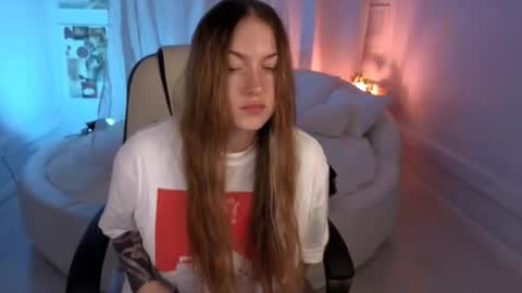 IVY - Follow me 3 online show from November 2025 03:10:02 PM