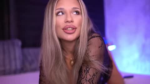 IvyRowa online show from February 2025 01:35:01 AM