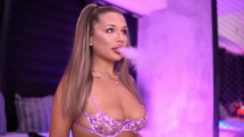 IvyRowa online show from March 2025 02:36:01 AM