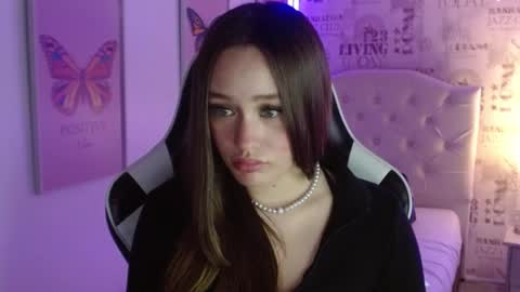 Snapshot of ivyy_crystal chatting on February 2025 11:30:01 PM Ivy online show from February 2025 11:30:01 PM