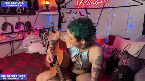 Snapshot of iwillbeyourmuse chatting on October 2025 11:57:02 PM Muse hethey online show from October 2025 11:57:02 PM