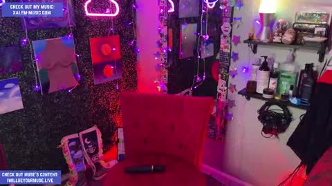 Snapshot of iwillbeyourmuse chatting on October 2025 11:46:01 PM Muse hethey online show from October 2025 11:46:01 PM