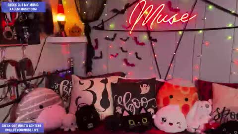 Snapshot of iwillbeyourmuse chatting on October 2025 11:31:01 PM Muse hethey online show from October 2025 11:31:01 PM