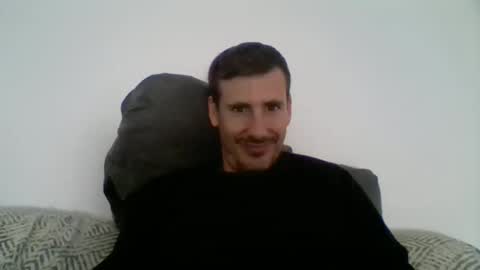 Snapshot of iyoperro chatting on November 2025 11:09:01 AM Casandro online show from November 2025 11:09:01 AM