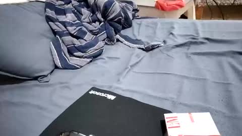 Snapshot of izarizar chatting on February 2025 12:43:01 AM Brooking online show from February 2025 12:43:01 AM