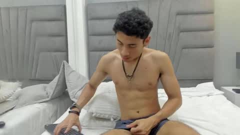 Snapshot of izato chatting on February 2025 02:14:02 PM izato online show from February 2025 02:14:02 PM