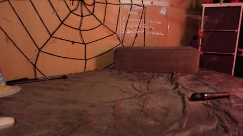 Snapshot of izzy_inked chatting on October 2025 11:10:01 AM Izzy Inked online show from October 2025 11:10:01 AM