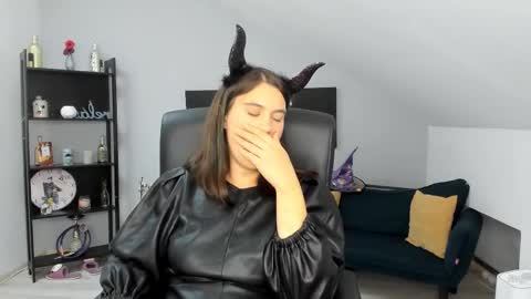 Snapshot of izzymonro chatting on October 2025 09:16:02 PM Izzy online show from October 2025 09:16:02 PM