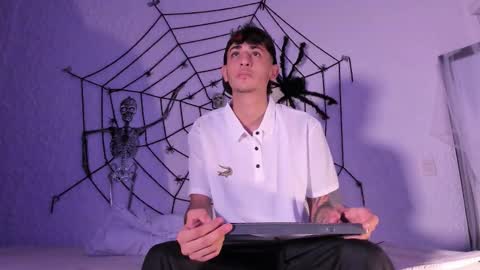 j_martony online show from October 2025 03:31:01 AM