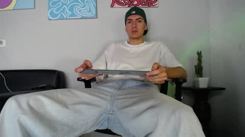 Snapshot of jack_norizz chatting on December 2024 04:05:01 PM INDEPENDENT MODEL online show from December 2024 04:05:01 PM