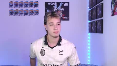 J online show from October 2025 04:12:02 AM