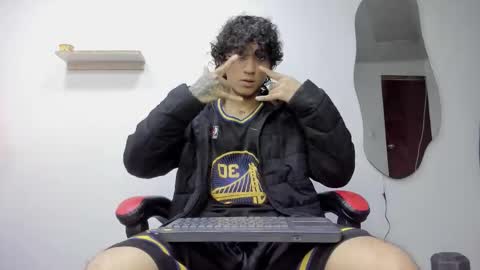 Jackes Taylor online show from October 2025 04:57:02 AM