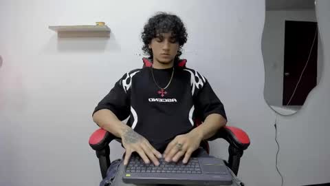 Jackes Taylor online show from November 2025 05:07:02 AM