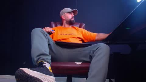 JackEthan online show from October 2025 04:57:02 AM