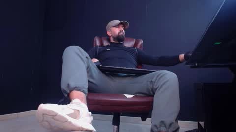 JackEthan online show from October 2025 06:05:02 AM