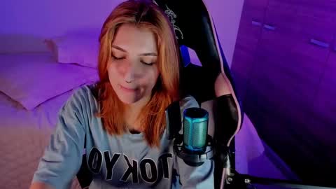 Snapshot of jacky_croft chatting on December 2024 04:41:02 AM Linda Sofia help me get to 100 thumbs up online show from December 2024 04:41:02 AM
